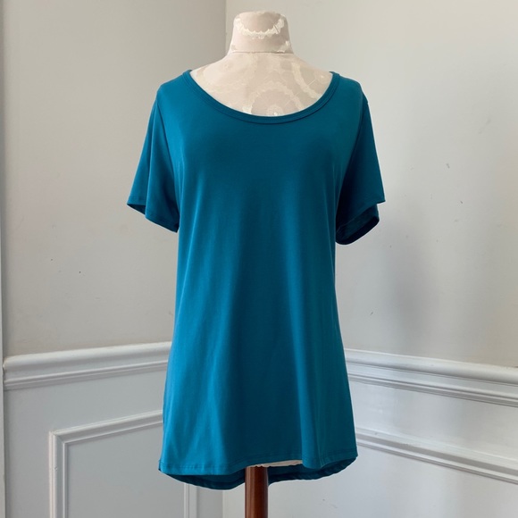 EUC LuLaRoe Classic T - size XL - Picture 1 of 3